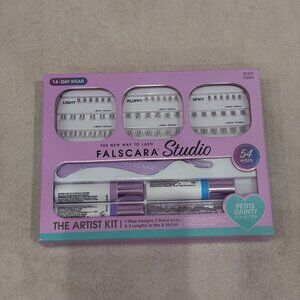 Kiss Falscara Studio Artist Kit Petite Dainty Lash Set
